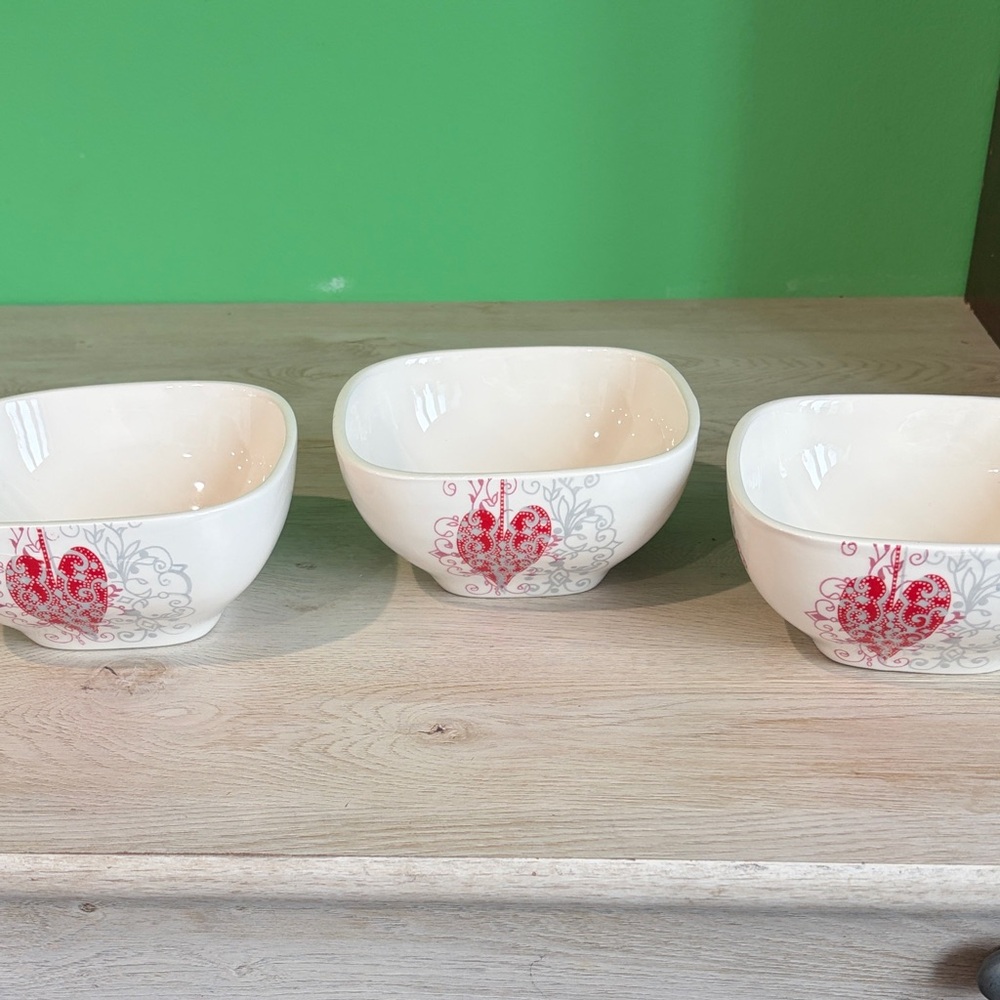 Set of 3 style Happy bowls